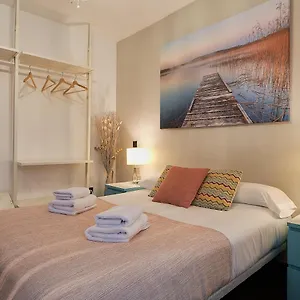 precioso-apartamento-en-planta-baja-malaga.hotelsinnerja.org/